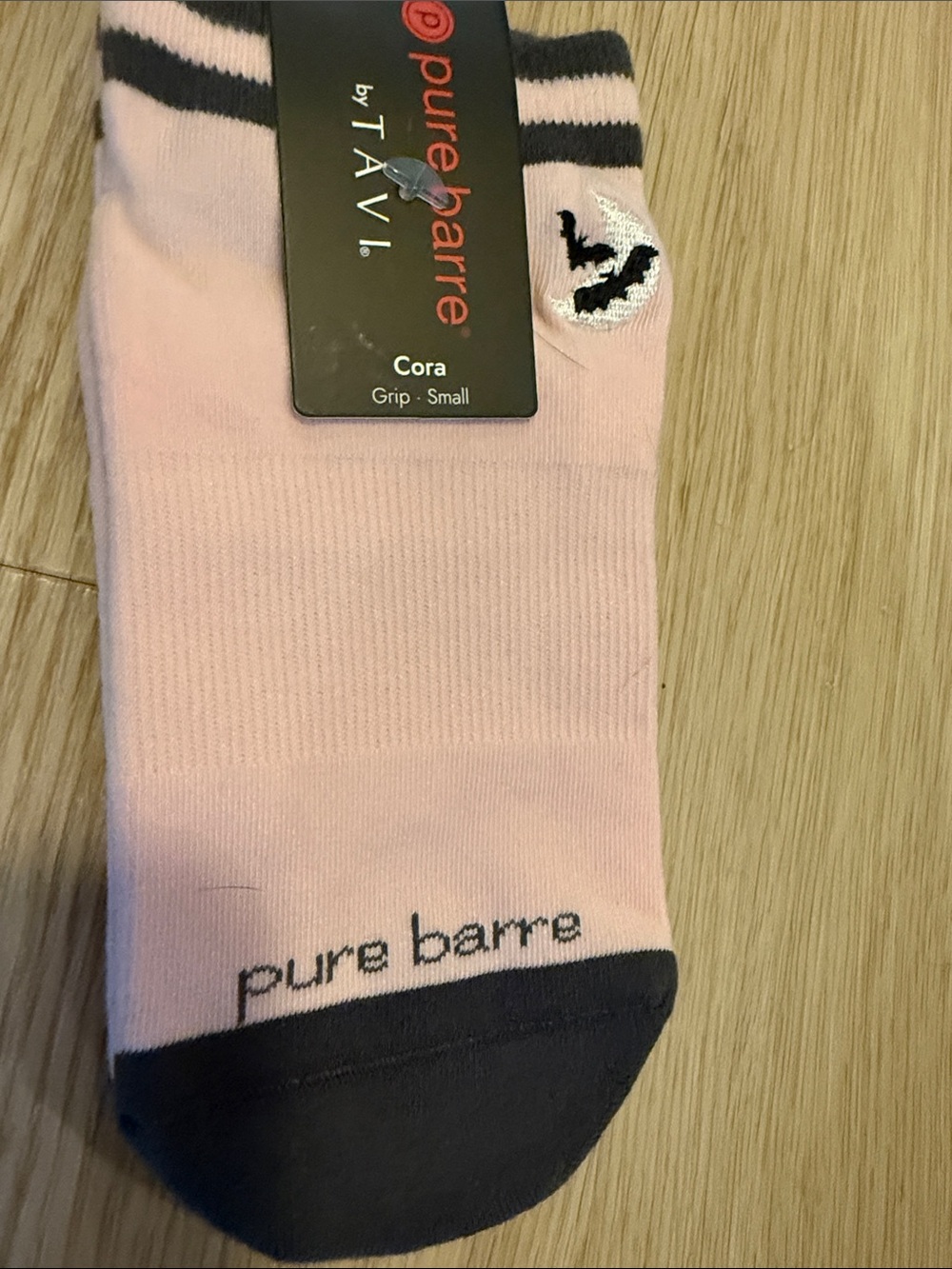 🦇 🦇 Pure Barre Pink and Black Cora Grip Low-Profile Socks 🦇